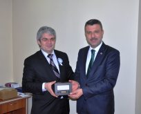 Başkan Çakıcı, Vergi Dairesi Md. Mehmet Yılmaz’a iade-i ziyarette bulundu