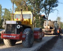 Boyabat Belediyesi asfaltlama çalışmalarını Camikebir Mahallesinde sürdürüyor