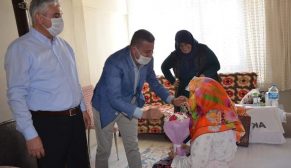 FAHRİYE TEYZEYE SÜRPRİZ ZİYARET
