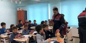 BOYABAT İLÇE JANDARMADAN OKUL ZİYARETİ