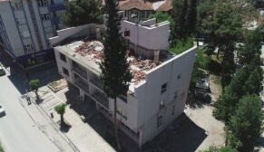 ESKİ ZİRAAT BANKASI BİNASI YIKIM İŞLEMİ BAŞLADI