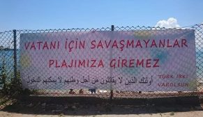 Sinop’ta Kale Yazısında Plaja Asılan Pankart